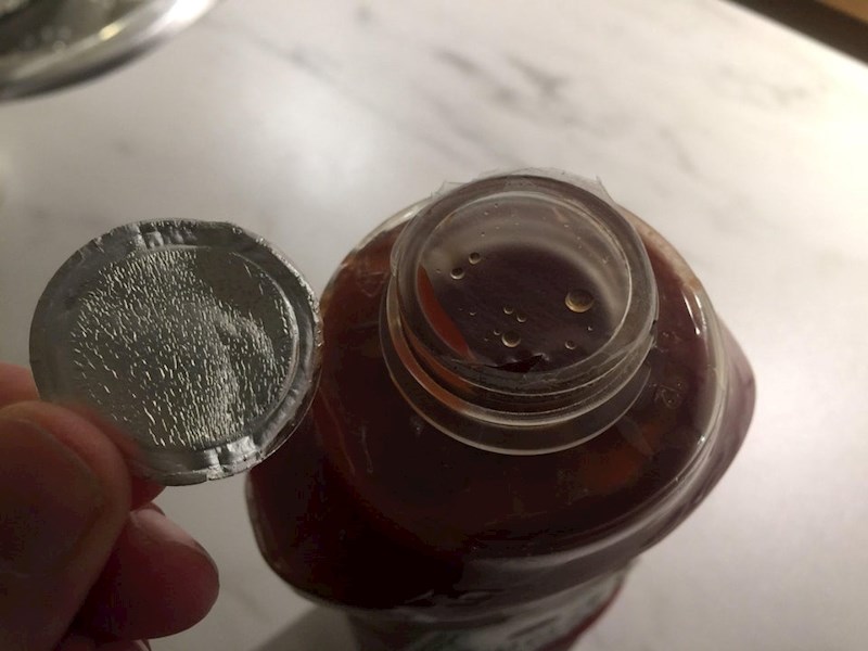 Stigla je pizza, idem staviti ketchup