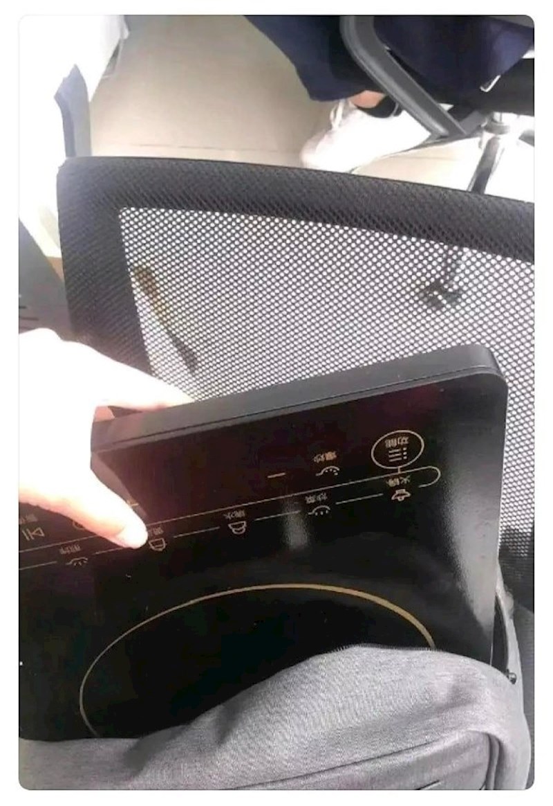 2. Išla je na put i bila uvjerena da je spakirala laptop