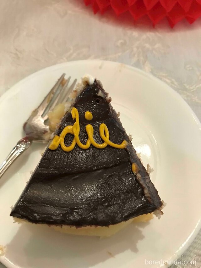 Komad torte koji mi je svekrva servirala