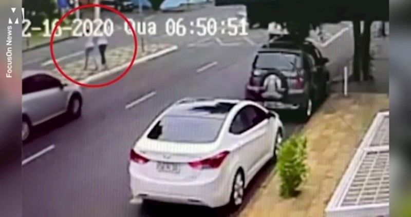 VIDEO Nadzorna kamera uhvatila trenutak kad se iz ničega stvorila rupa u zemlji i progutala djevojku