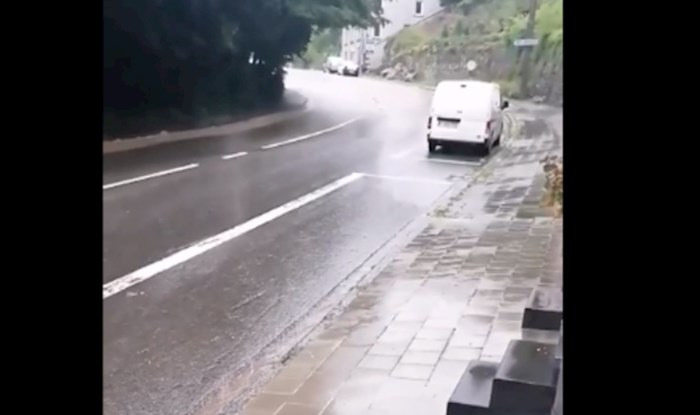 Strašna snimka iz Belgije: bujica vode u samo tri minute potpuno uništila ulicu