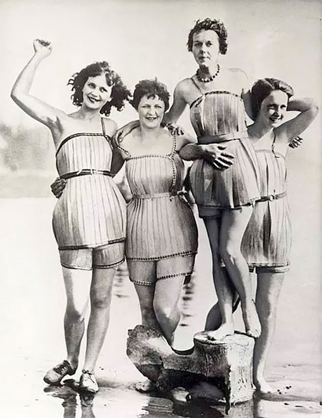 Drveni kupaći kostimi iz 1929. godine