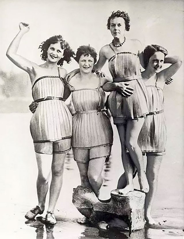 Drveni kupaći kostimi iz 1929. godine