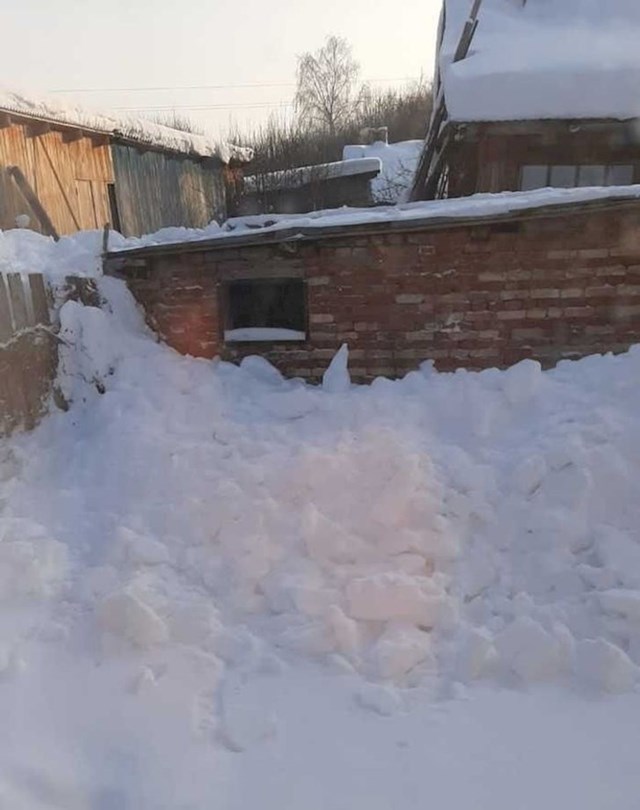 Susjedi svaki put kad padne snijeg sve prebace u naše dvorište