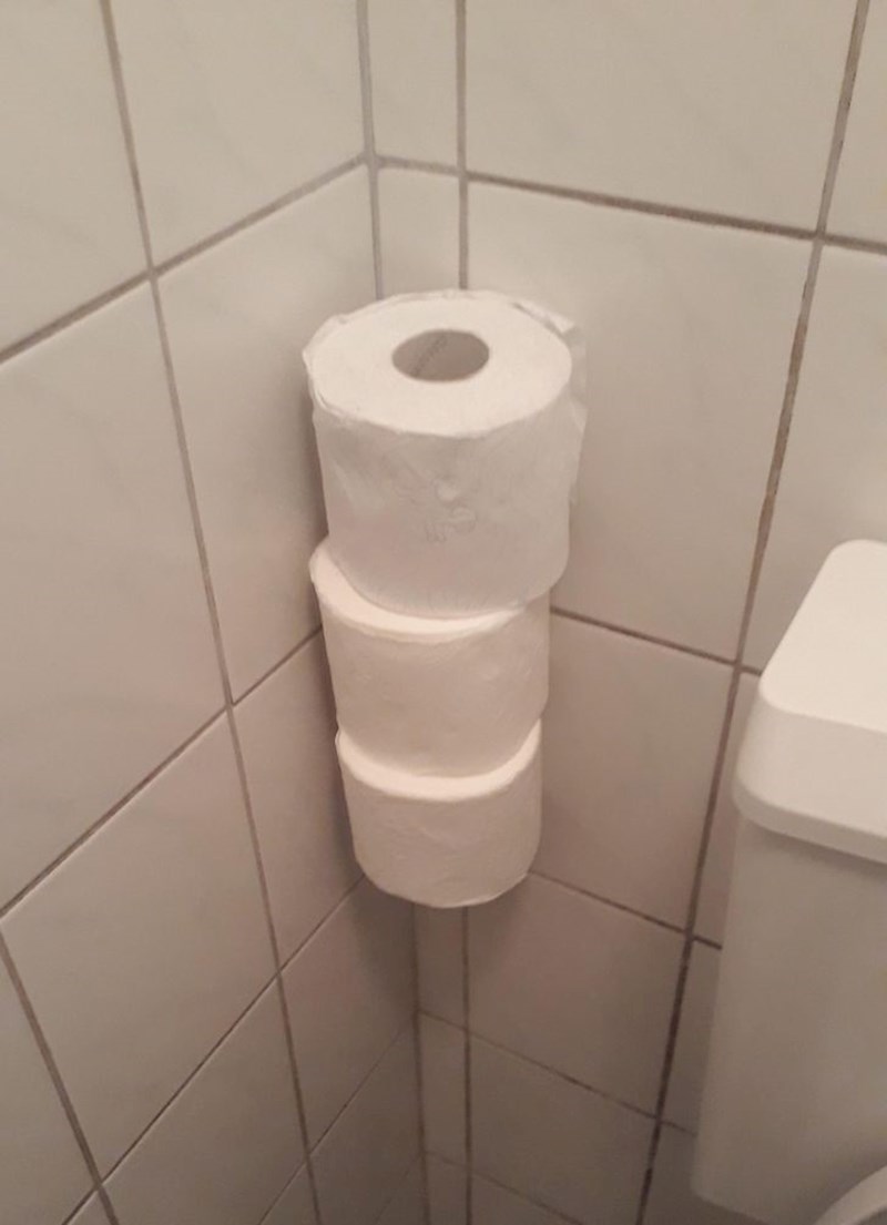 Levitirajući toaletni