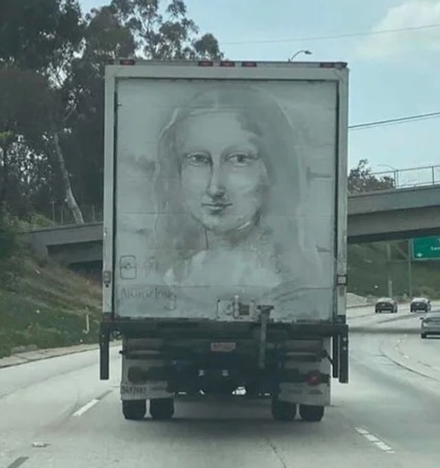 Netko je nacrtao Mona Lisu na prljavom kamionu
