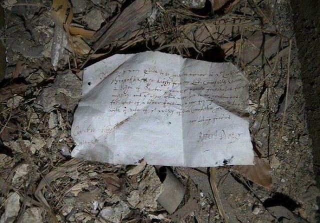 Ispod drvenih greda pronašla je šoping listu staru 150 godina