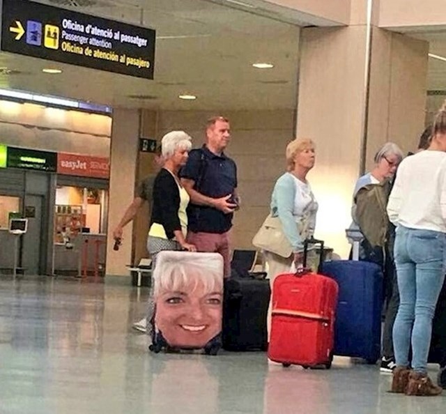 Ona se osigurala od krađe i što bržeg pronalaska svoje prtljage