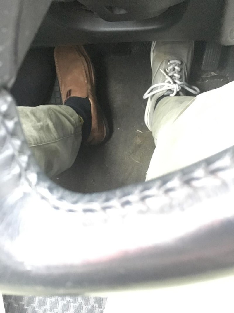 Pogledao sam dolje tek kad sam se parkirao pred poslom