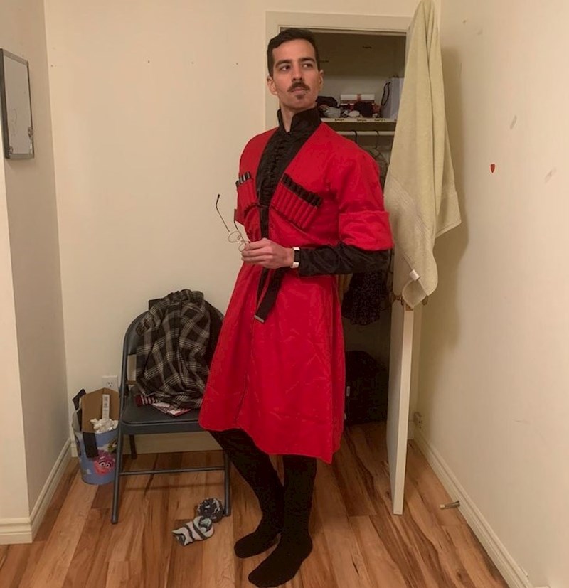 Moj otac je Čerkez, ovo je njegov outfit za večeri s drugim Čerkezima