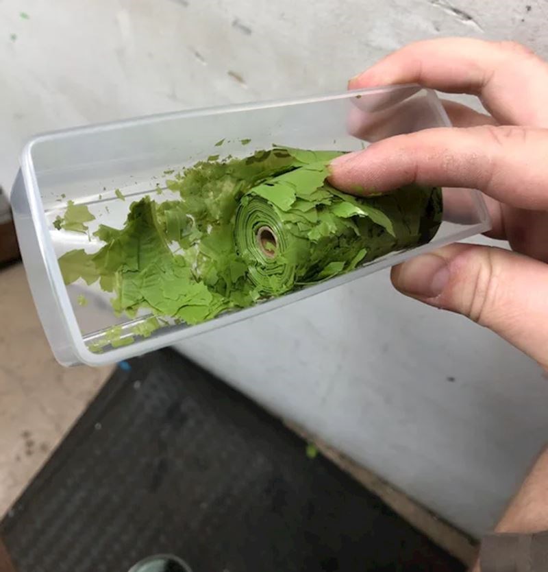 “Upravo sam pronašao staru rolu biorazgradivih vrećica za izmet i istina je, uistinu se raspadnu nakon nekog vremena.”