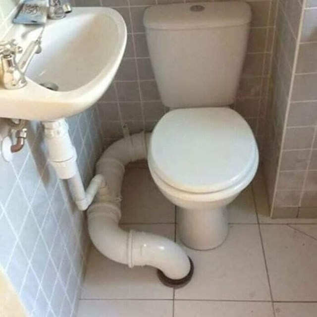Ovdje se sjedi s jednom nogom u zraku