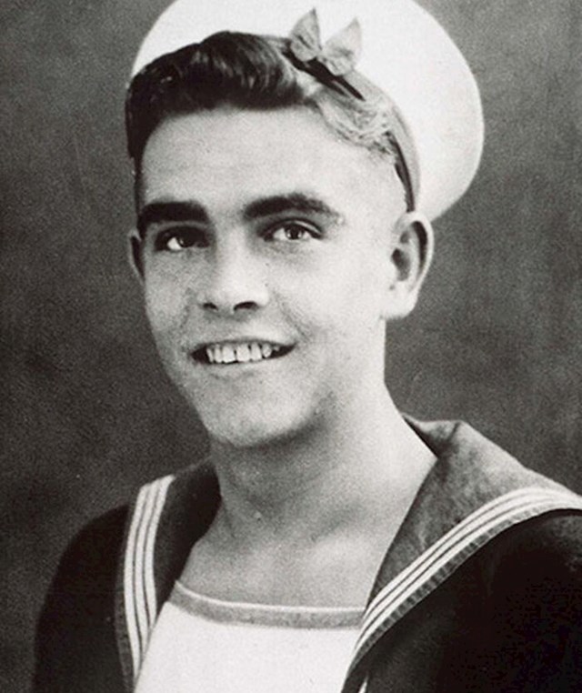 Sean Connery u mornarici 1946. godine