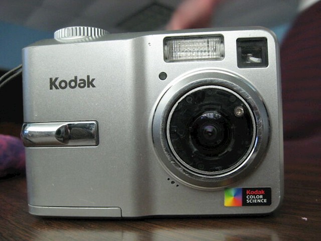 Čelni ljudi Kodaka osmislili su digitalne fotoaparate, ali su odustali od proizvodnje