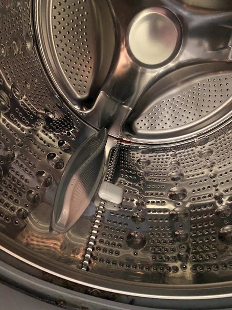 Ah, tu su završile moje slušalice