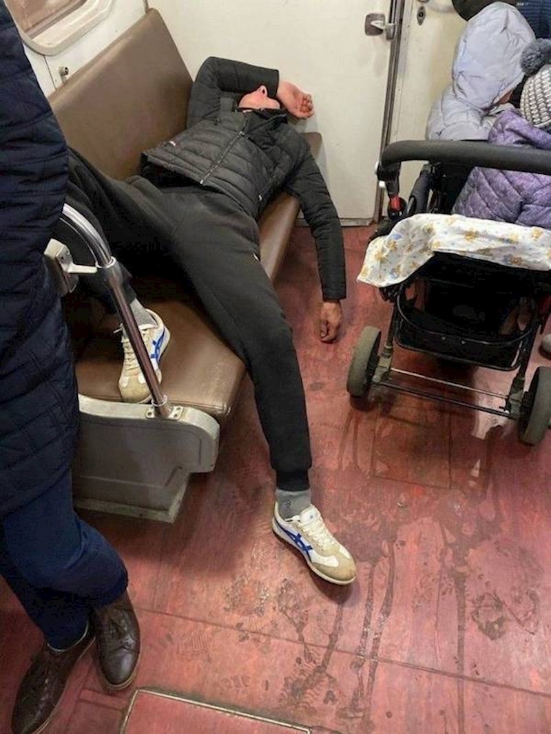 Odmori ti, majke s djecom mogu stajati