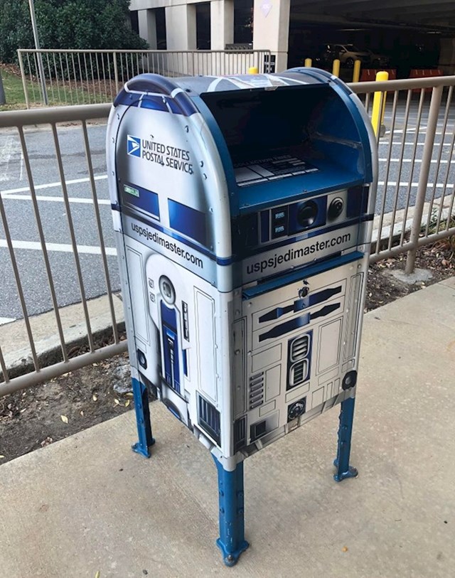 Poštanski sandučić kao R2D2