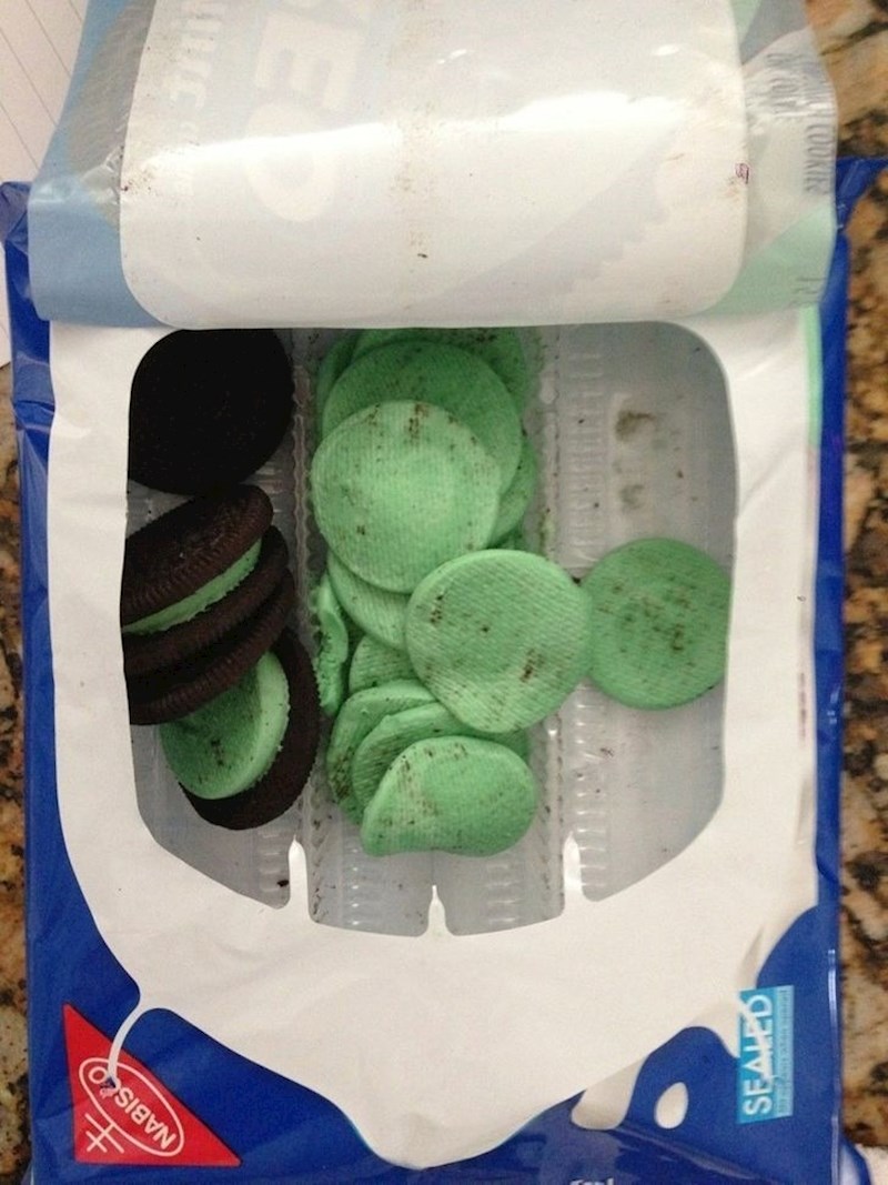 Ovako moj cimer jede Oreo kekse