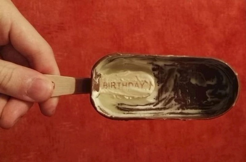 Tko ovako jede sladoled?!