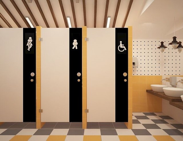 Visina vrata u javnom WC-u: Mnogo su viša i praktički se sve može vidjeti kroz rupu na dnu