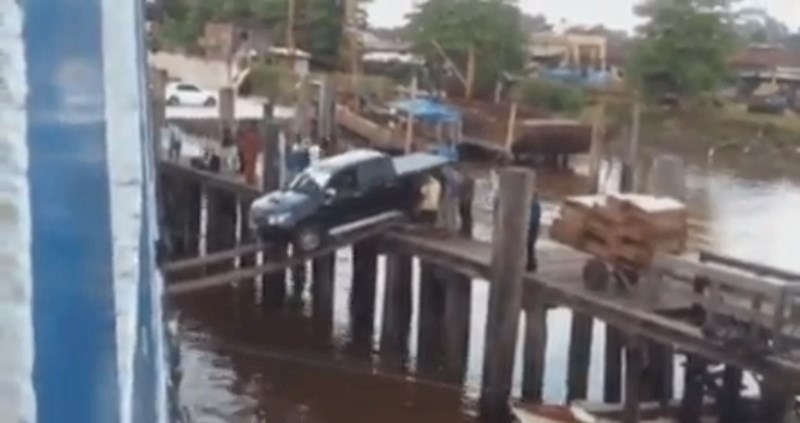 Suluda hrabrost: Pogledajte najluđe ukrcavanje na trajekt ikad