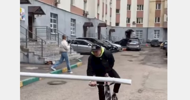 Viralni hit! morate vidjeti kako je tip na biciklu izbjegao rampu