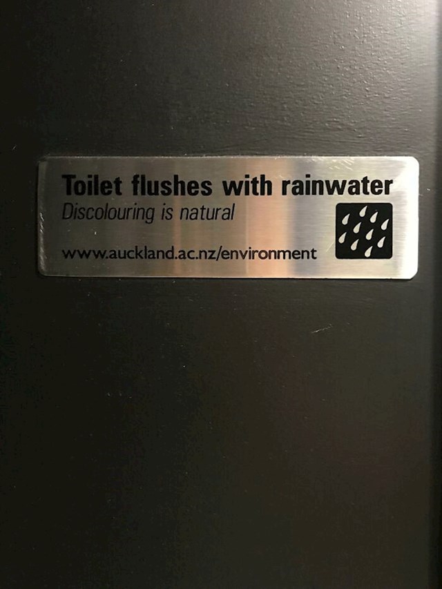 Ovaj WC koristi kišnicu