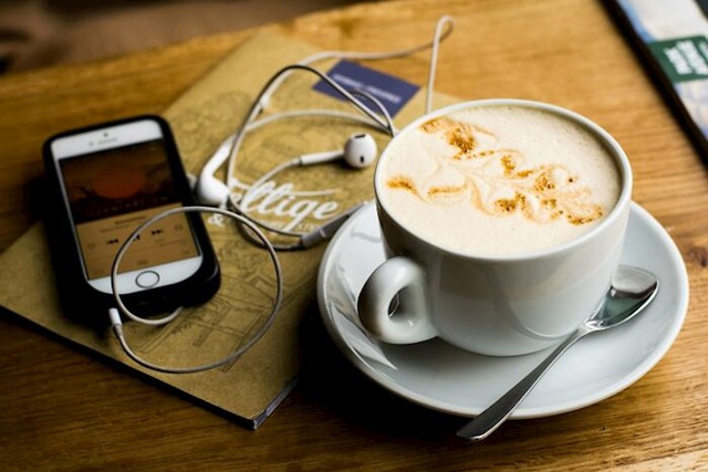 "Skrolam po Spotifayju i samo razmišljam: Tko su dovraga ovi ljudi?!"