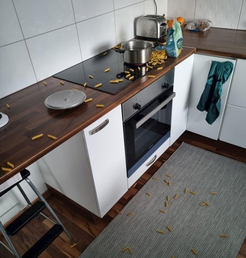 Evo jedna super biznis ideja! Može li netko izumiti vrećicu za tjesteninu koja ne eksplodira kada je otvaraš?