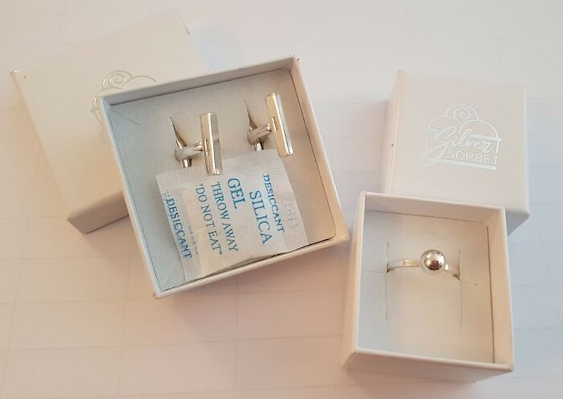 Silica gelovi mogu pomoći da nakit dulje ostane sjajan