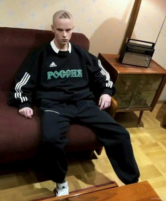 Ful ozbiljan adidas lik