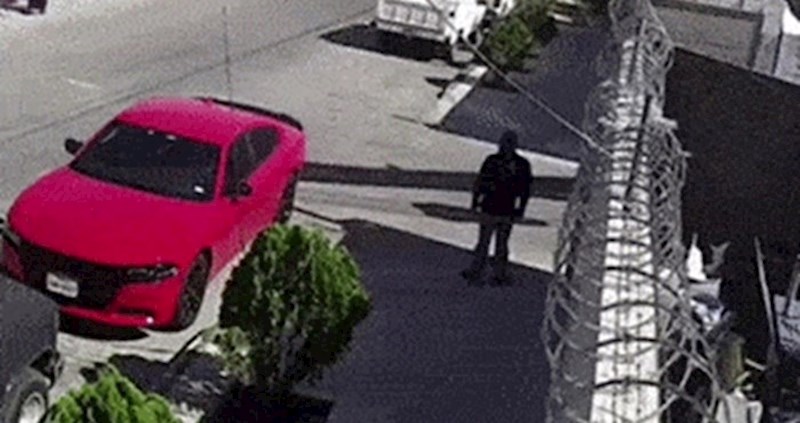 Tko je veći sretnik, vlasnik ovog auta ili čovjek koji se našao u njegovoj blizini?