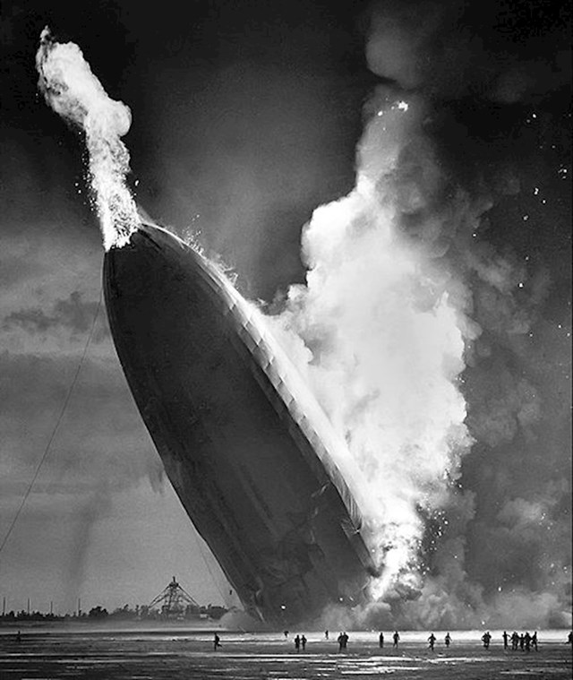 Uzrok nesreće nikad nije službeno utvrđen i kruže razne teorije o tome zašto je Hindenburg eksplodirao