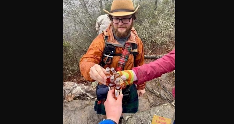 Fotka koja je zaludila internet: koliko ruku vidite na slici?