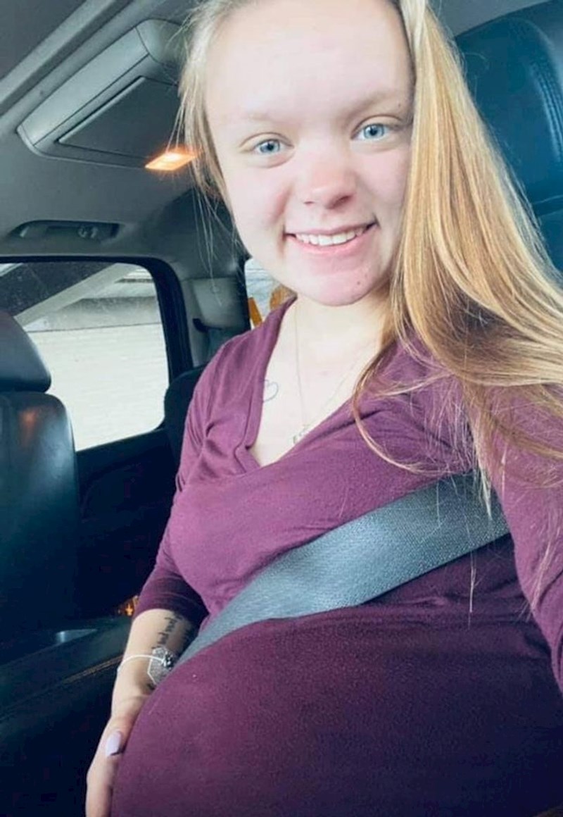 Ja, 28 godina izgledam kao 6-godišnja trudnica