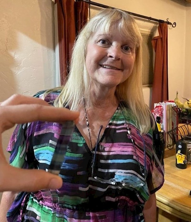 Kristal koji je identičan kao haljina