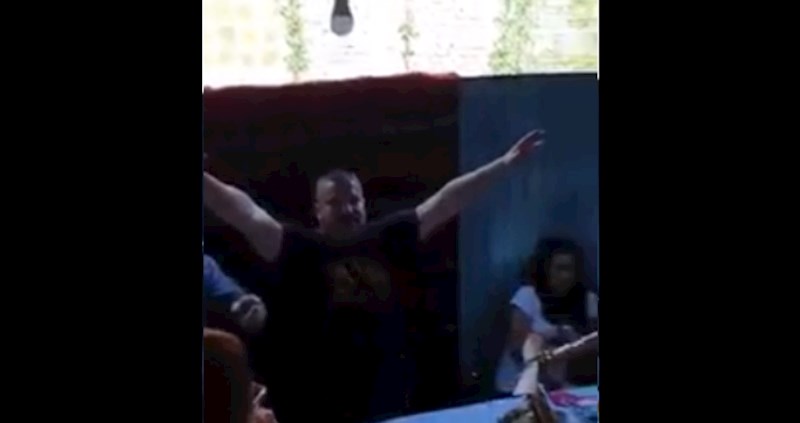 Snimka iz Srbije nasmijava regiju: Kuma je ponijela pjesma, morate vidjeti što je napravio