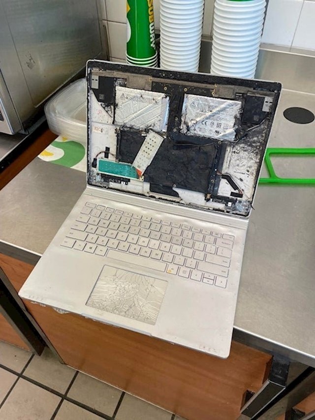 Ostao mu je laptop na krovu auta, pronašao ga je nakon tri dana
