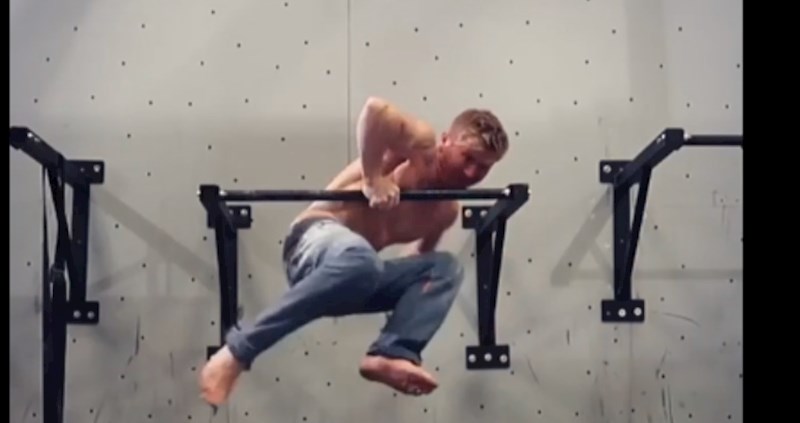 Teško je povjerovati što je ovaj penjač izveo samo s jednom rukom