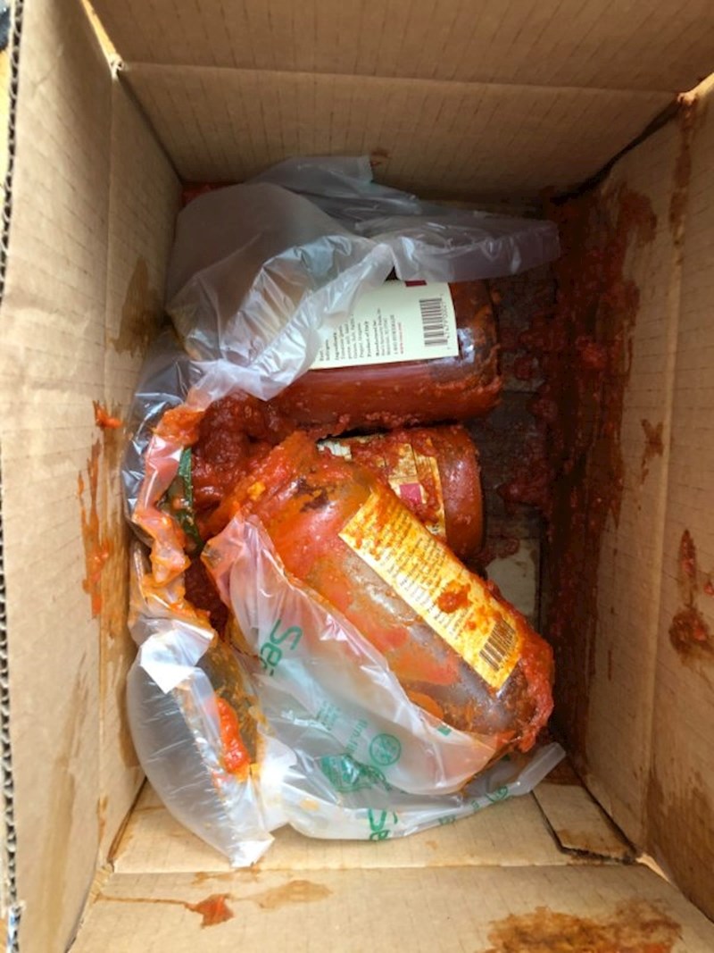 1. Nikad više neće naručiti ništa stakleno za dostavu