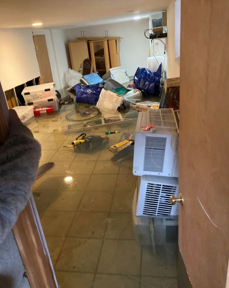 Žena me zvala da čuje čudne zvukove iz podruma