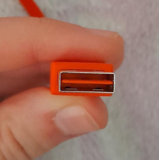 Usb koji može na obje strane, nema više onoga da iz treće pogodim