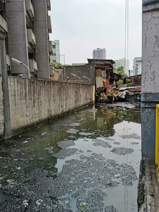 Odvratan kanal u Manili