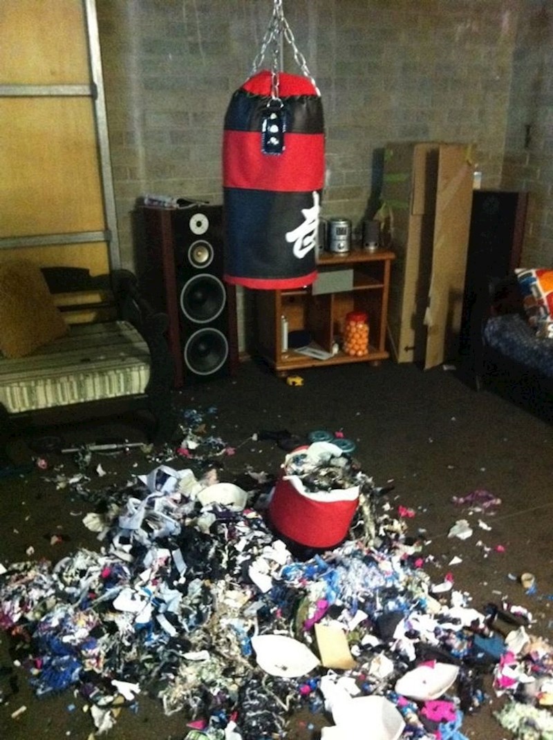 A valjda sam trebao znati da ne mogu vreću za udaranje platiti jeftino i očekivati da je dobra