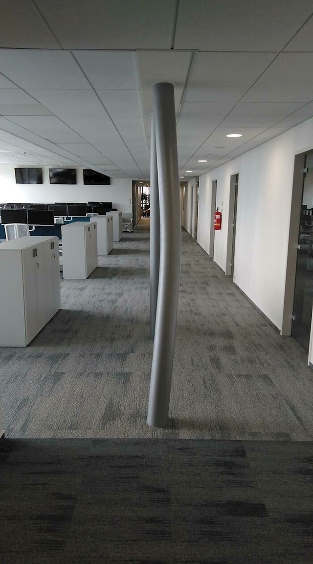 "Ovaj stup je prošli tjedan bio ravan, a ovo je prvi kat zgrade od sedam katova."