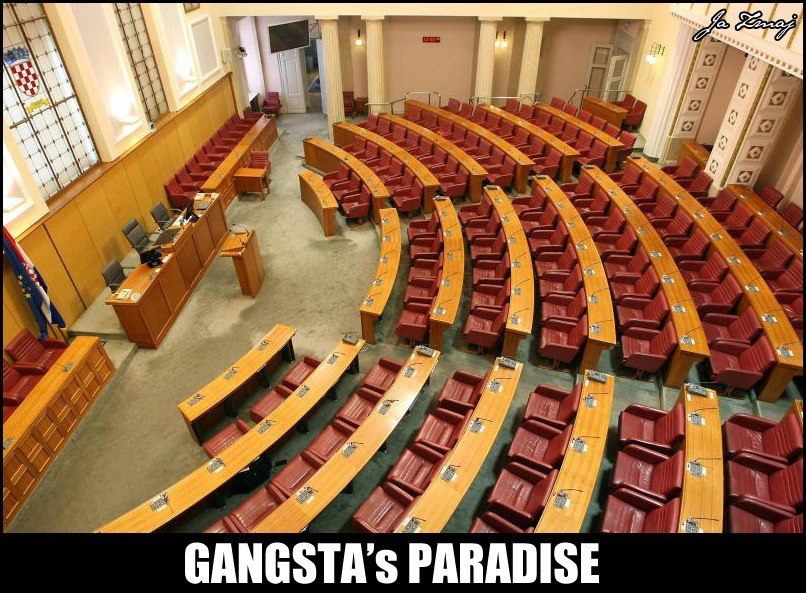 Našim životima dirigira se iz ove, prazne, dvorane