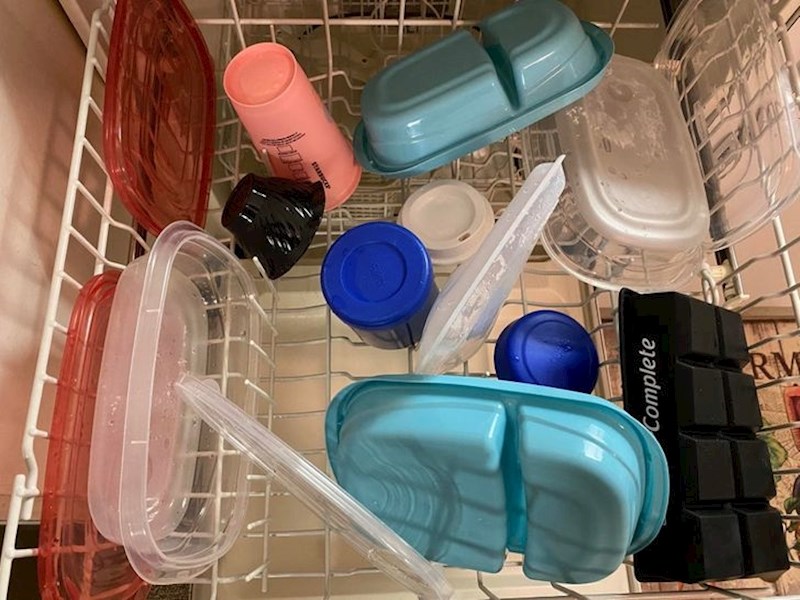 "Kada znanstvenici za 1000 godina budu proučavali moje plastične posudice, one će još biti mokre"