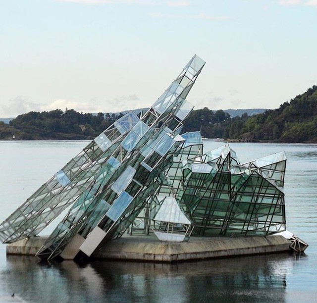 She Lies, Oslo