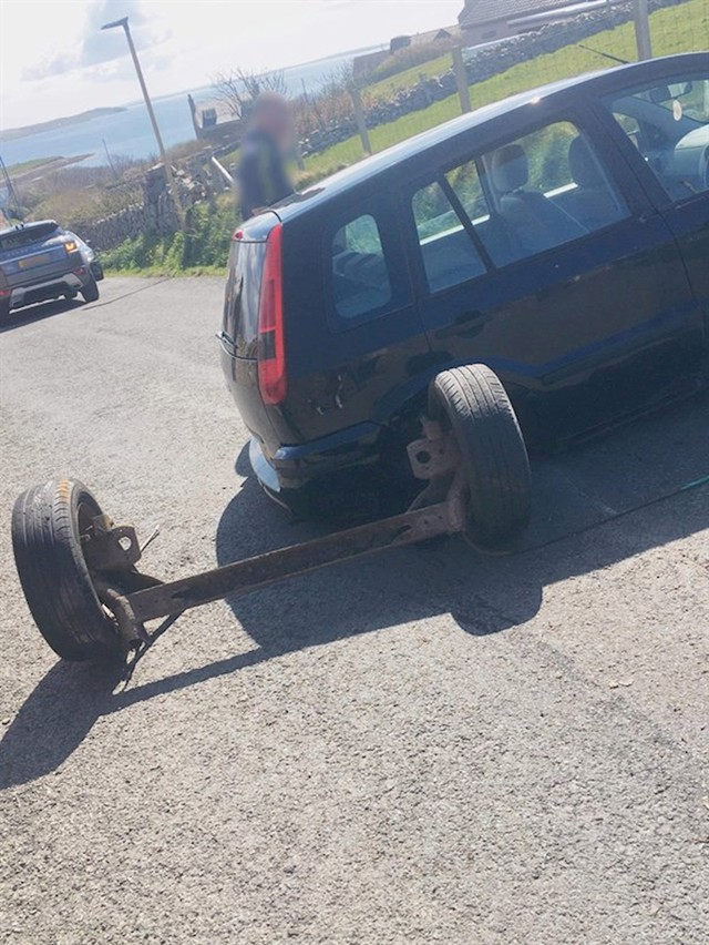 "Dok sam vozio, odvojili su mi se kotači od auta"