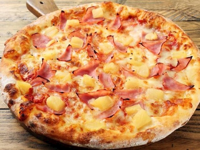 Pizza s ananasom, jasno
